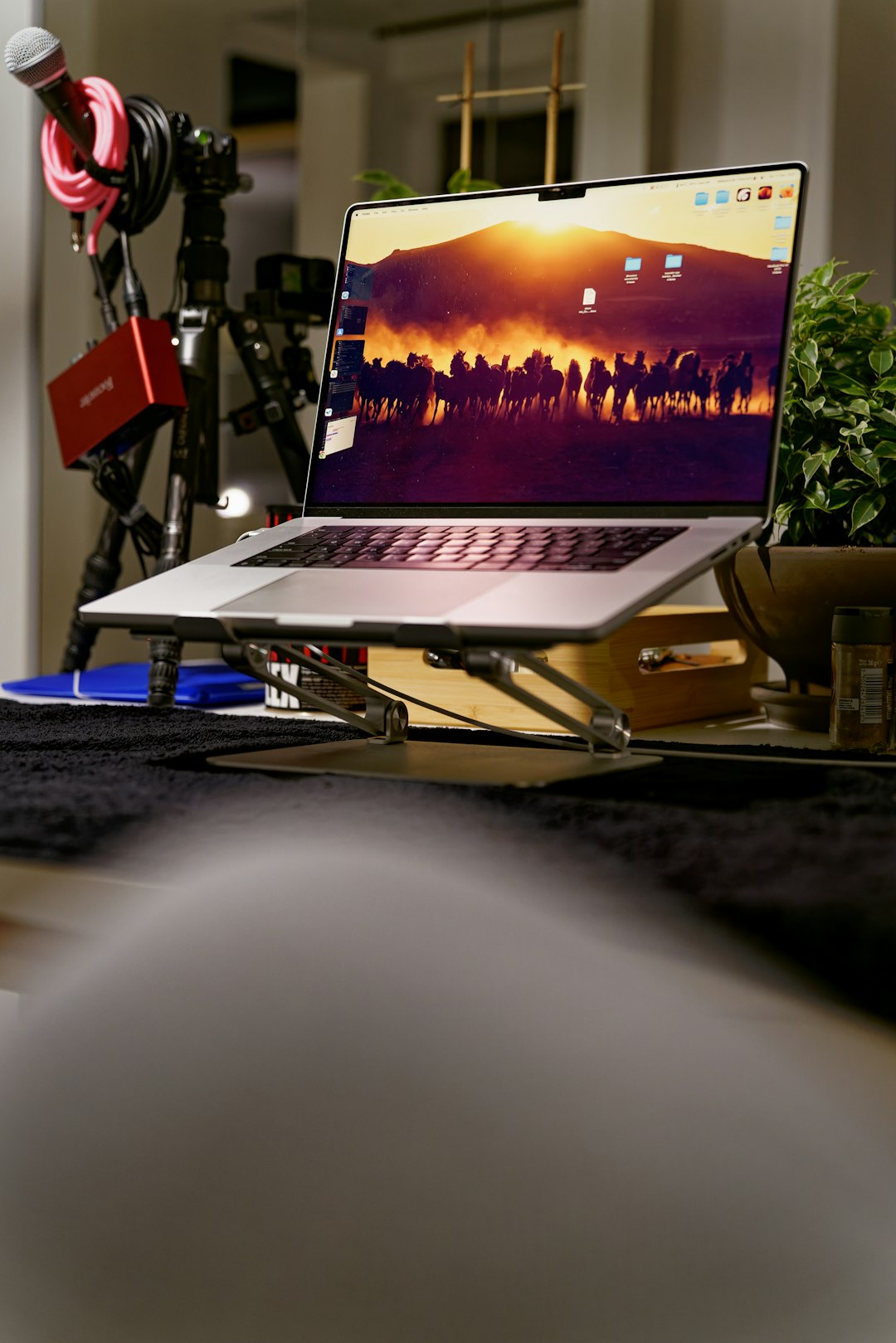 a-laptop-computer-sitting-on-top-of-a-desk-8y4j0iovsum