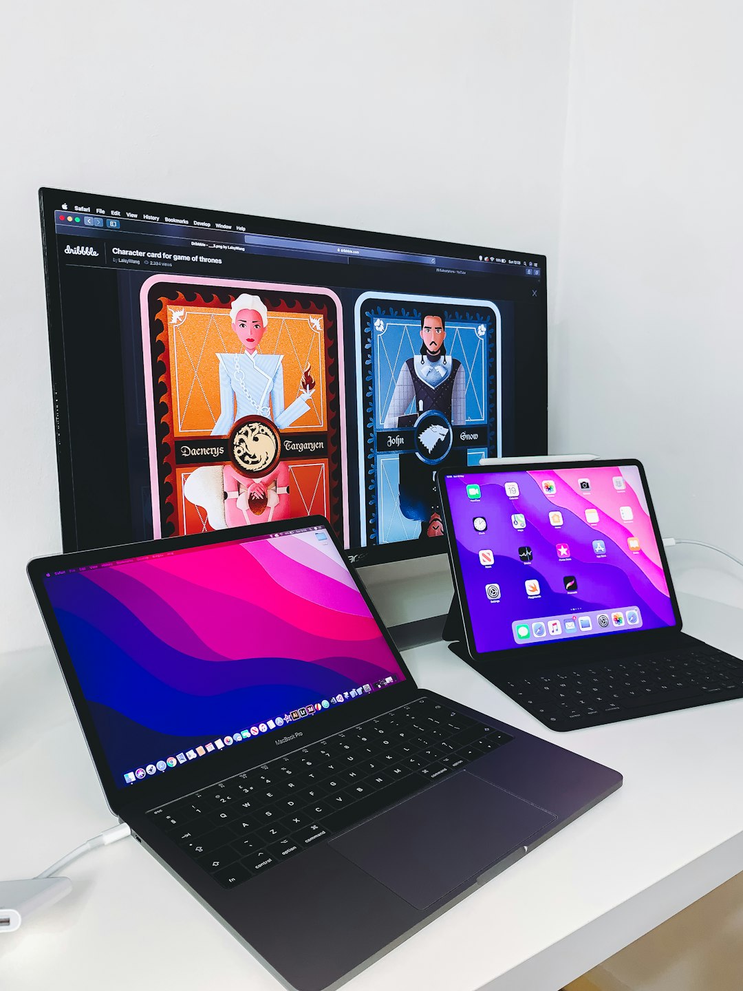 black-laptop-computer-mmqhpnqwido